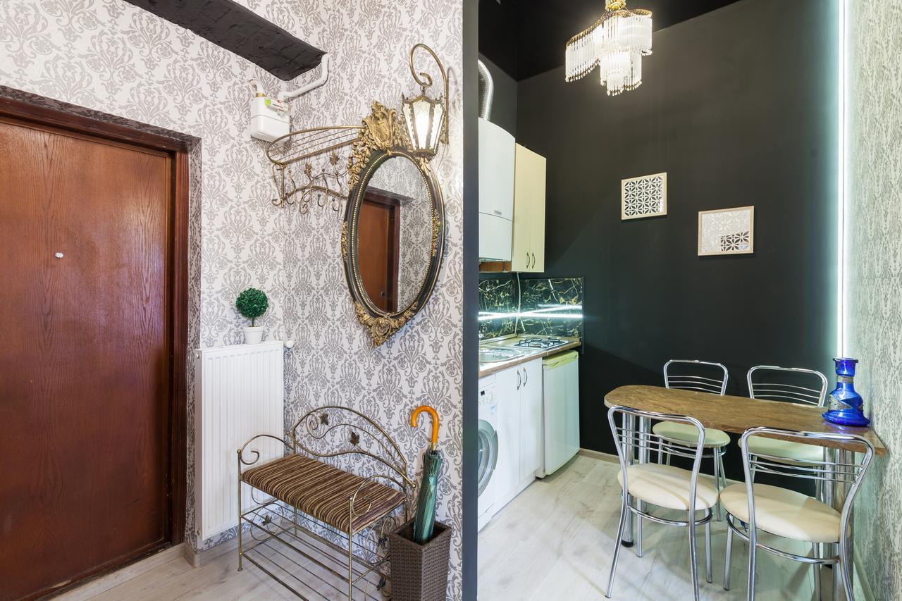 Austrian Apartments Leopolli Near Railway Station Lviv Kültér fotó