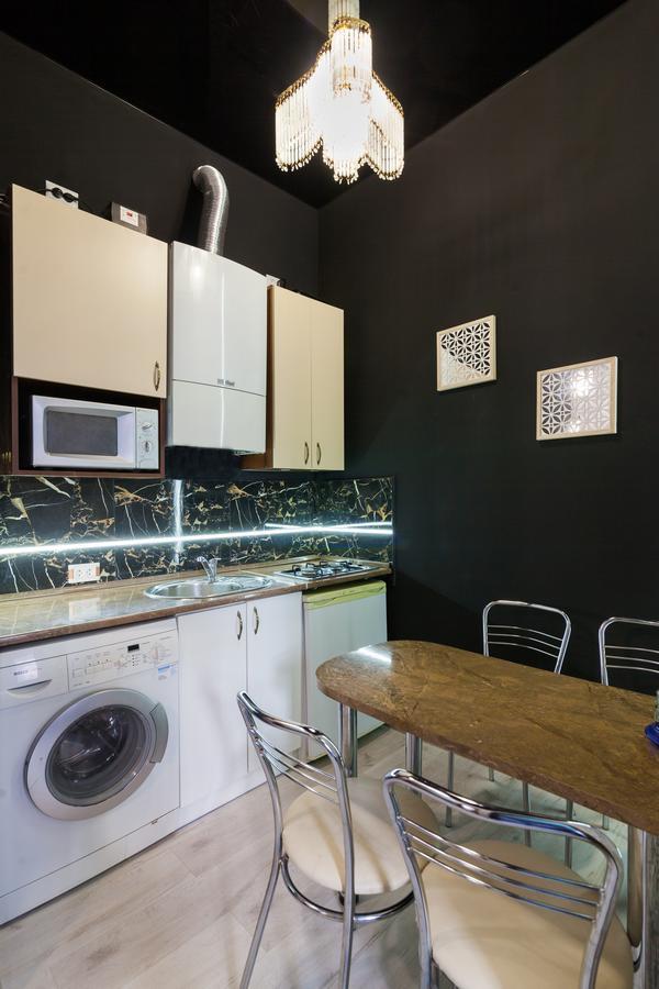 Austrian Apartments Leopolli Near Railway Station Lviv Kültér fotó